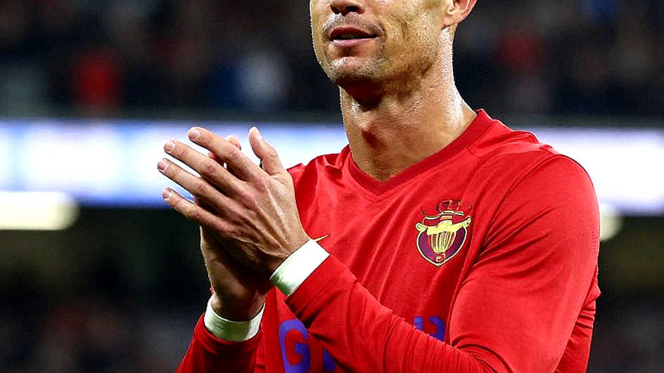 Jesus không thổi còi vì quá khứ: Bài toán cấu trúc đằng sau chỗ ngồi của Ronaldo Jesus không thổi còi vì quá khứ: Bài toán cấu trúc đằng sau chỗ ngồi của Ronaldo