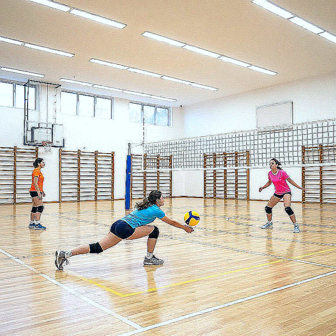 Ba mươi năm MOP bóng chuyền nữ NCAA: đường ống từ sân trong nhà ra bãi biển