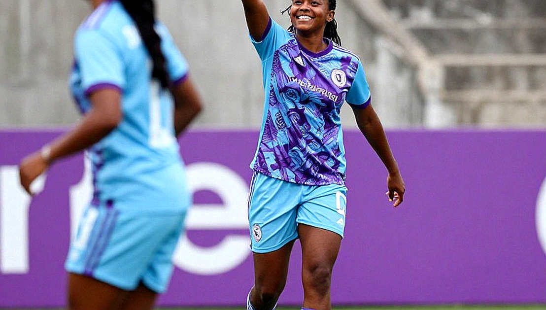 Đình Bắc, cú cùi chỏ và vùng xám kiềm chế: V-League trả giá cho những cái đầu nóng