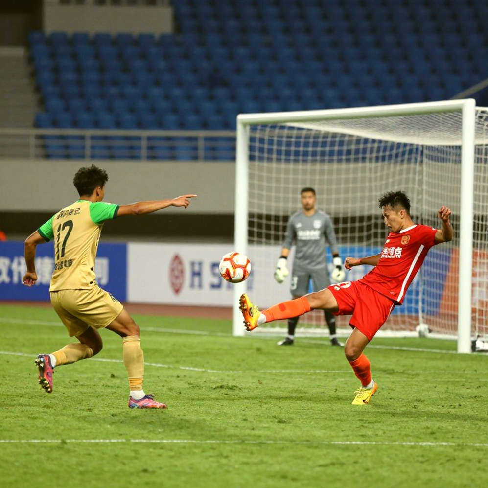 Việt Nam 0-1 Thái Lan (hiệp 1): bàn thua phút 10 và cái giá của canh bạc thể lực Việt Nam 0-1 Thái Lan (hiệp 1): bàn thua phút 10 và cái giá của canh bạc thể lực