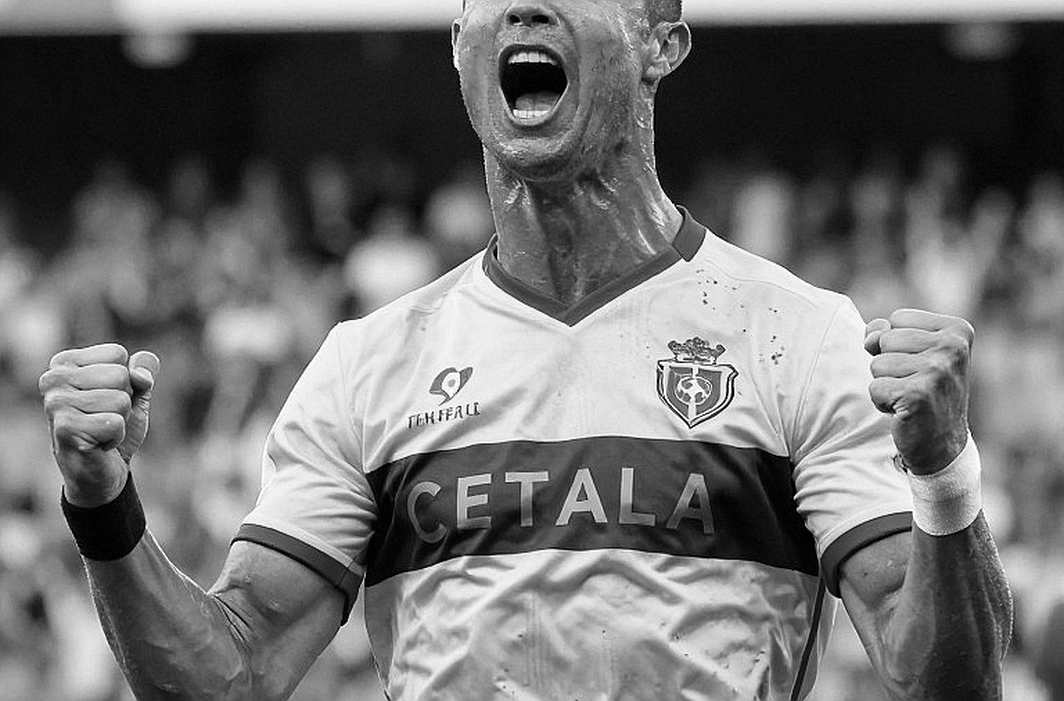 Jáuregui Returns to the Cage After 14 Months: The Ligament Variable Nobody Names