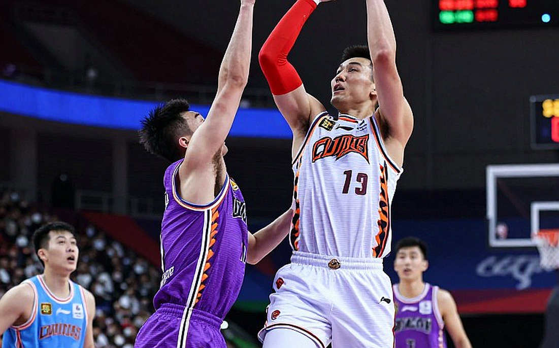 PAOK thắng Udine 89-71: Cedi Osman tỏa sáng trong trận giao hữu đầu tiên của HLV Andrea Trinchieri