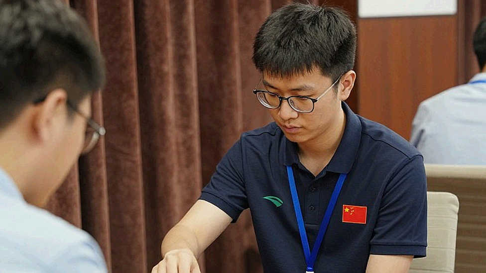 'Thuế lý thuyết' và sáu video của một kiện tướng: Khoảng trống sau 1.d4 mà làng cờ câu lạc bộ đang trả giá 'Thuế lý thuyết' và sáu video của một kiện tướng: Khoảng trống sau 1.d4 mà làng cờ câu lạc bộ đang trả giá