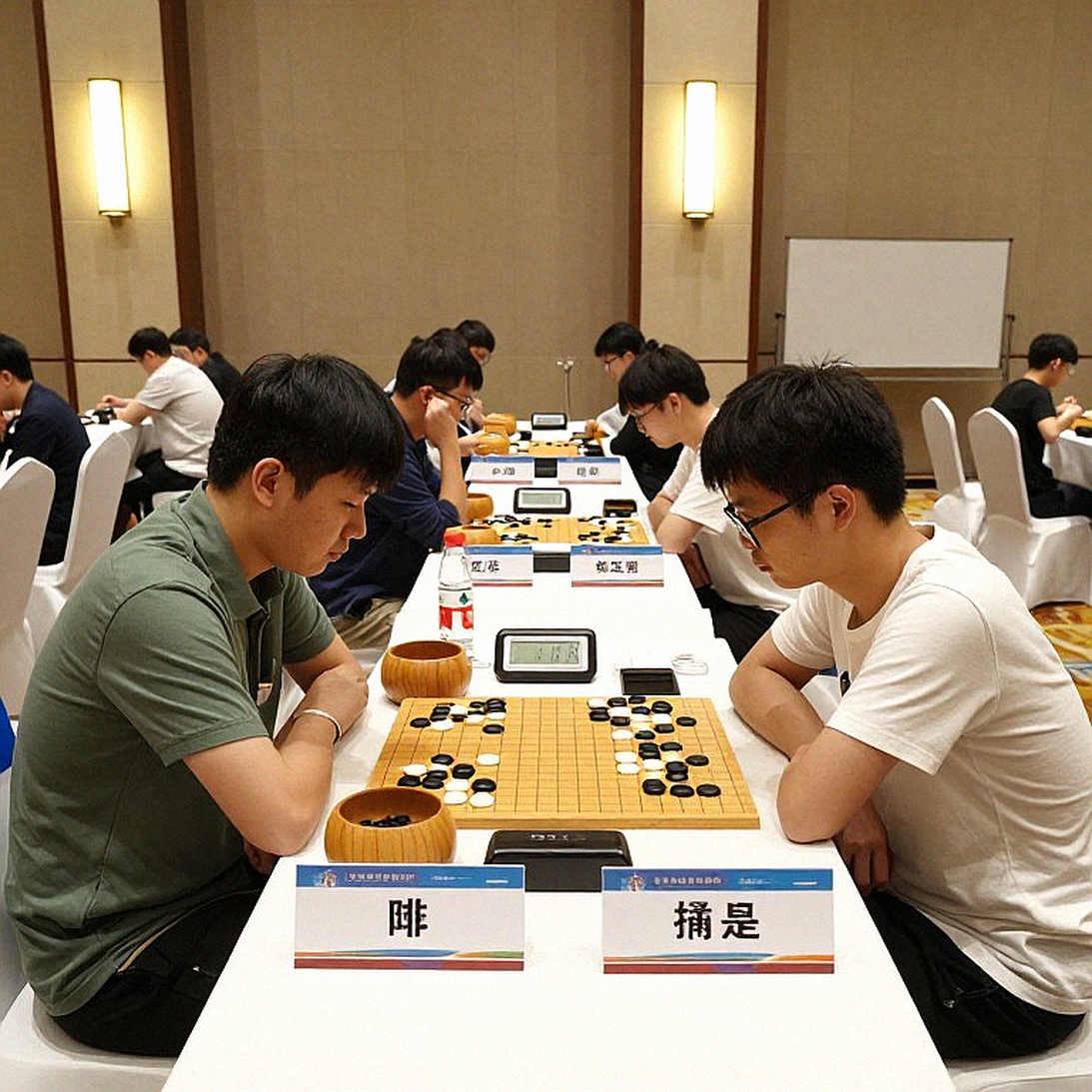 Ván 9 Olympiad Cờ vua 2026: Gukesh thoát hiểm ở bàn số 4, Ấn Độ vẫn sống nhờ một điểm tựa duy nhất Ván 9 Olympiad Cờ vua 2026: Gukesh thoát hiểm ở bàn số 4, Ấn Độ vẫn sống nhờ một điểm tựa duy nhất